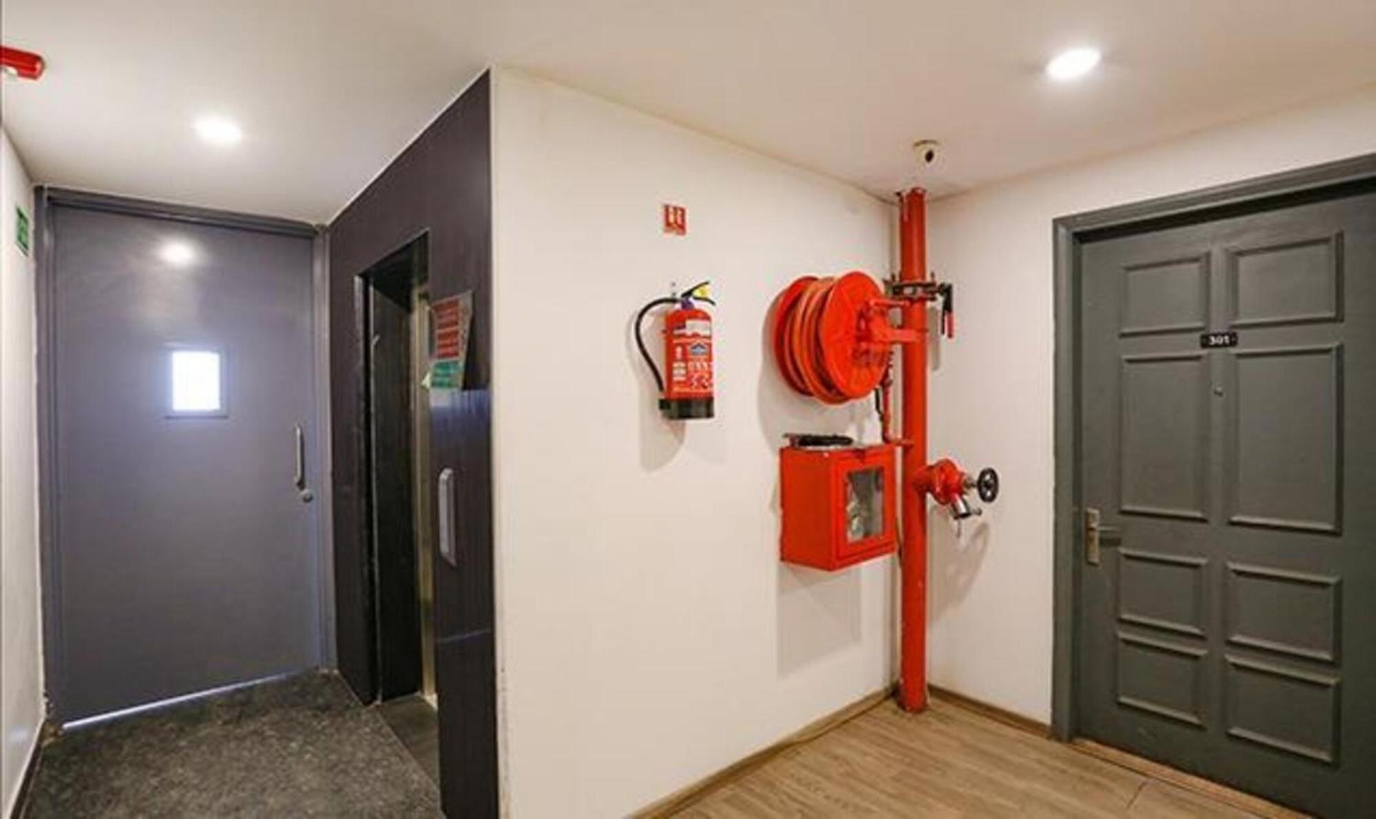 Fabhotel Urban Residency Model Town 3* New Delhi